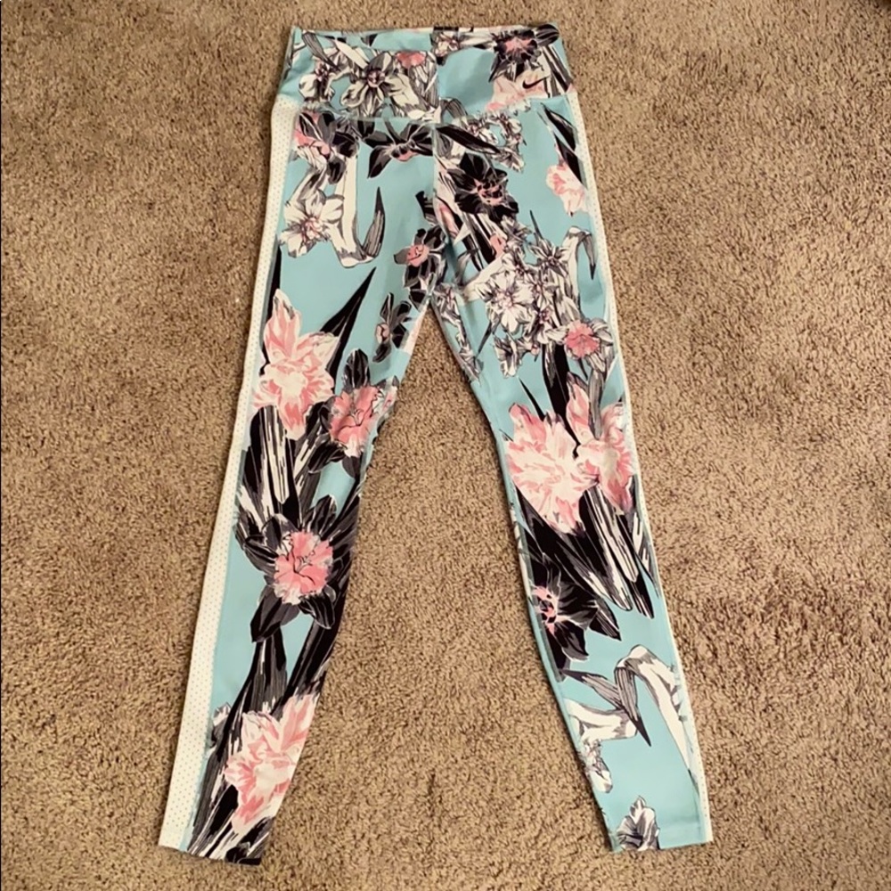 NWOT Nike Dri-Fit Floral Leggings